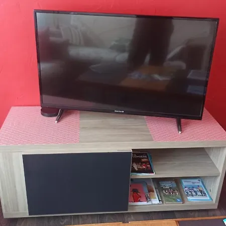 House, Garden&bbq 3km From The / Jolie Maison, Jardin Et Bbq à 3 Km De La Vakantiehuis