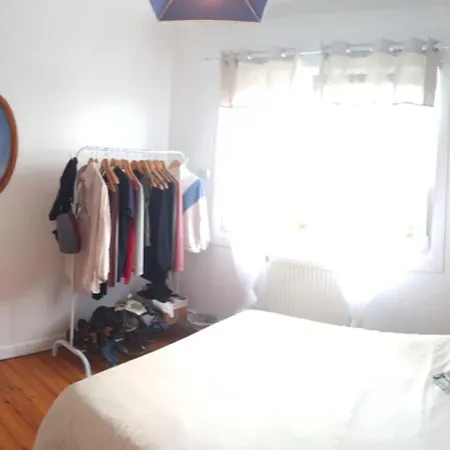 Vakantiehuis House, Garden&bbq 3km From The / Jolie Maison, Jardin Et Bbq à 3 Km De La *