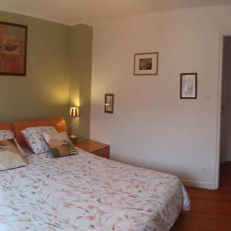 House, Garden And Bbq 3km From The / Jolie Maison, Jardin Et Bbq A 3 Km De La