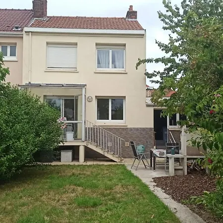 House, Garden&bbq 3km From The / Jolie Maison, Jardin Et Bbq à 3 Km De La Vakantiehuis *