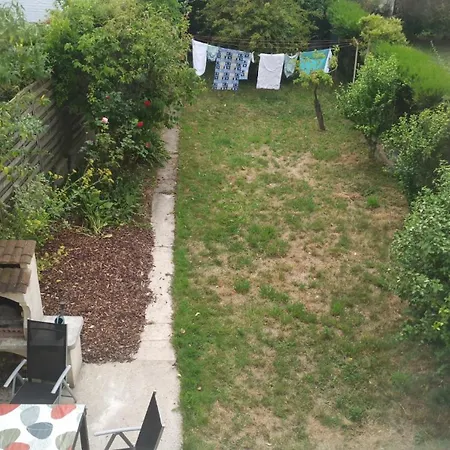 House, Garden&bbq 3km From The / Jolie Maison, Jardin Et Bbq à 3 Km De La *